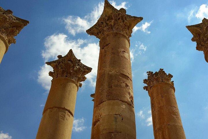 Excursão de um dia em Jerash e Castelo de Ajloun saindo de Amã