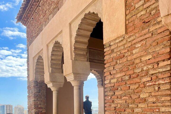 Alcazaba di Malaga: Biglietto + Tour Autoguidato creato da Guida Ufficiale