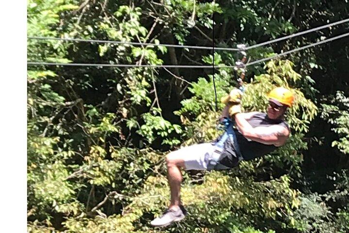 Cave Tubing en Zipline Avontuur in Belize