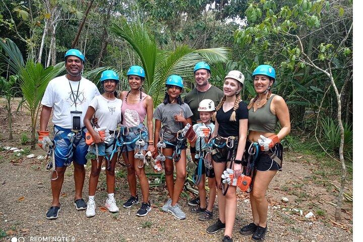 Cave Tubing en Zipline Avontuur in Belize