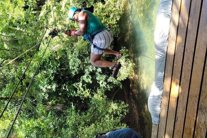 Cave Tubing en Zipline Avontuur in Belize