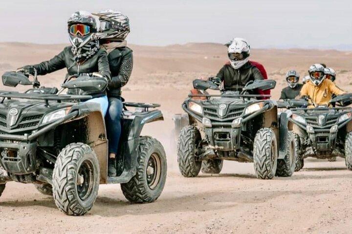 Marrakech : Show de Quad, Camel Ride & Dinner Fire en el desierto de Agafay
