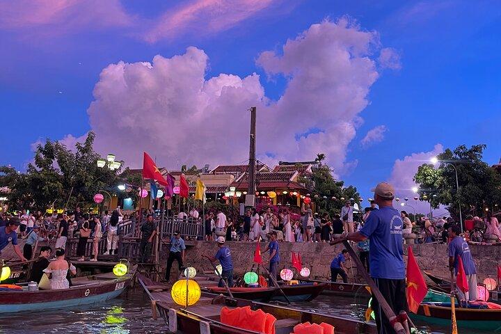 Discover Hoi An: Old Town Walk, Lantern Boat & Basket Boat Ride