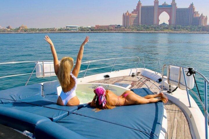 DUBAI MARINA Luxury Yatch