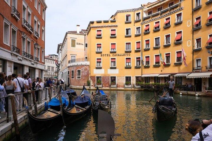 30 Minute Semi Private Gondola Ride through Venice
