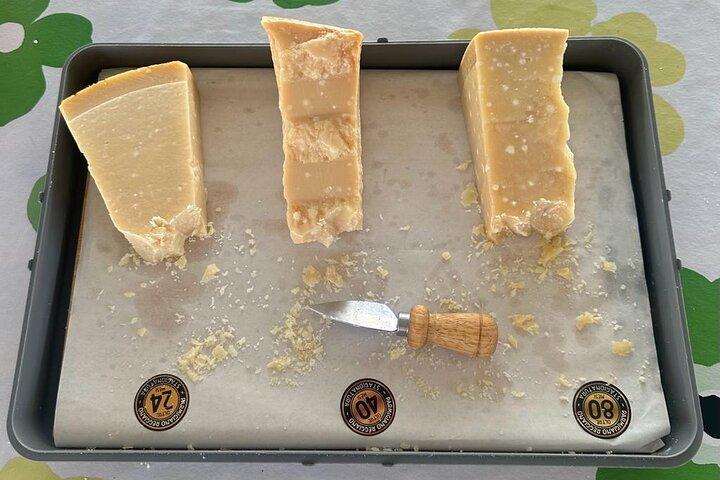 Esperienza di Parmigiano Reggiano e Prosciutto con Guida Privata
