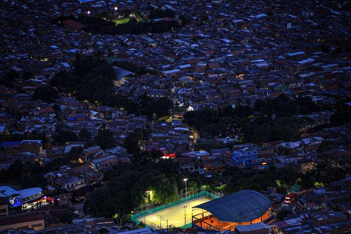 Panoramisch uitzicht op Medellín + Authentieke lokale ervaring