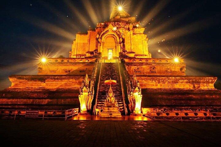 Chiang Mai templer og gamle by skjulte gems lille gruppe tur 2 timer