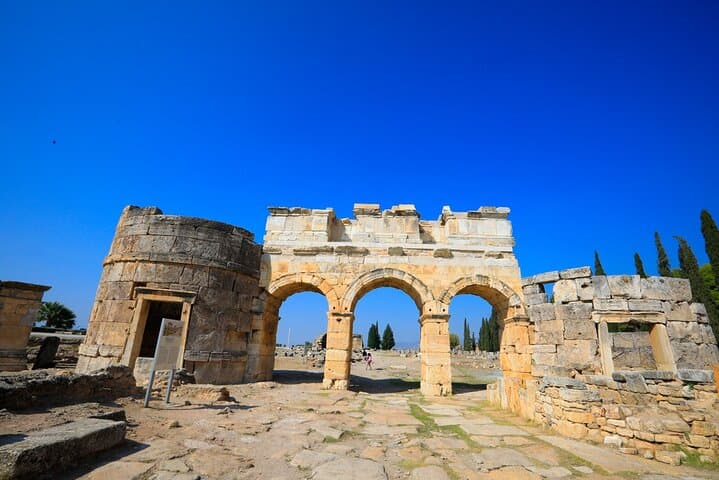 Private Tour to Salda Lake, Pamukkale, Hierapolis Ancient City