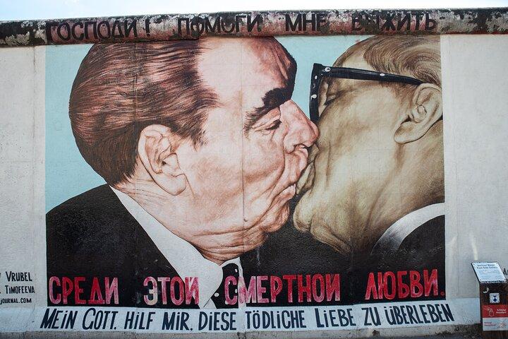 Guerra Fría, Muro de Berlín, Espías y el East Side Galería