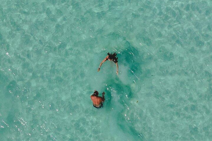 Bacalar: tour privato in catamarano con bevande, snack e foto.