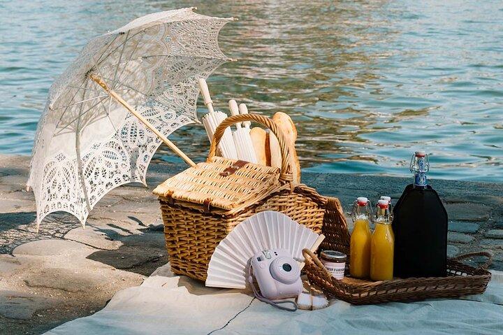 Parisian Romantic Picnic