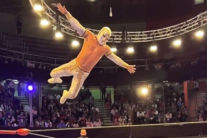 Lucha Libre Mexico City (Great View Tickets + Beer & Guacamole)