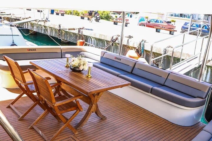 Private Cruise with 21m Yacht in Bosphorus Istanbul