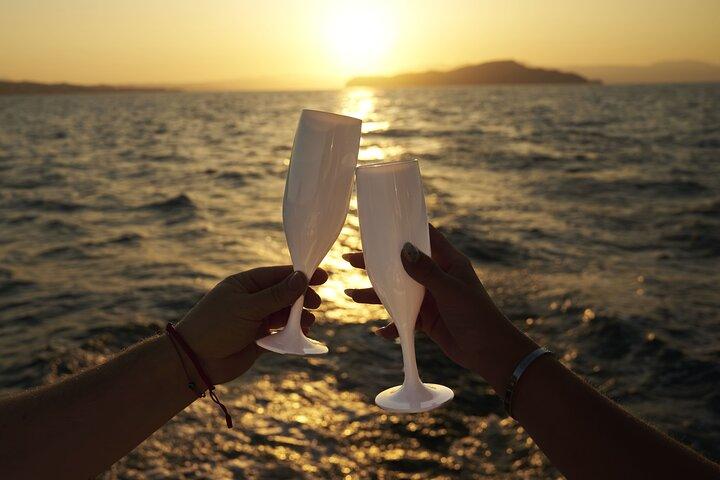 Rhodos Luxe Sunset Catamaran met Open Bar & Water Speelgoed