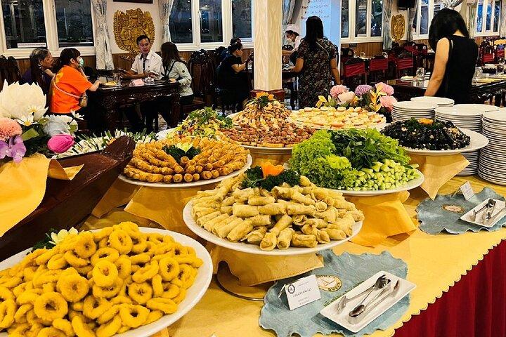Saigon Cyclo Dinner Cruise - Buffetmenü