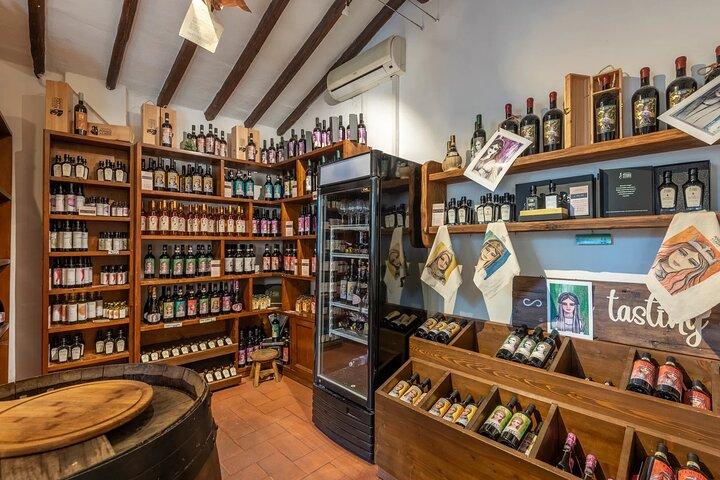 Une expérience de vin boutique dans le château de Monteriggioni