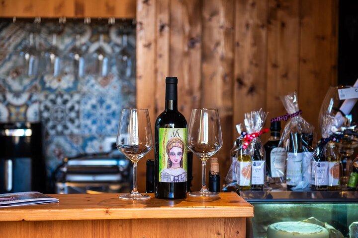 Une expérience de vin boutique dans le château de Monteriggioni