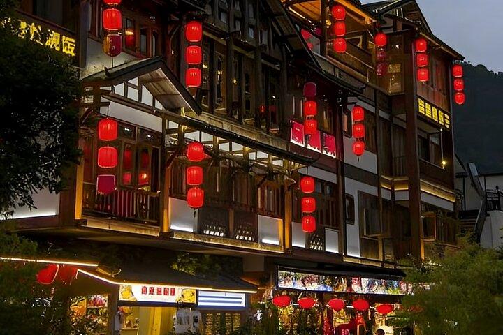 Zhangjiajie-Nachtlandschaftstour + Abendessen Festmahl oder entspannende Massage