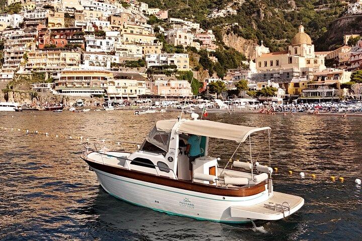 Excursão privada de barco Capri com parada na praia de Nerano - dia inteiro