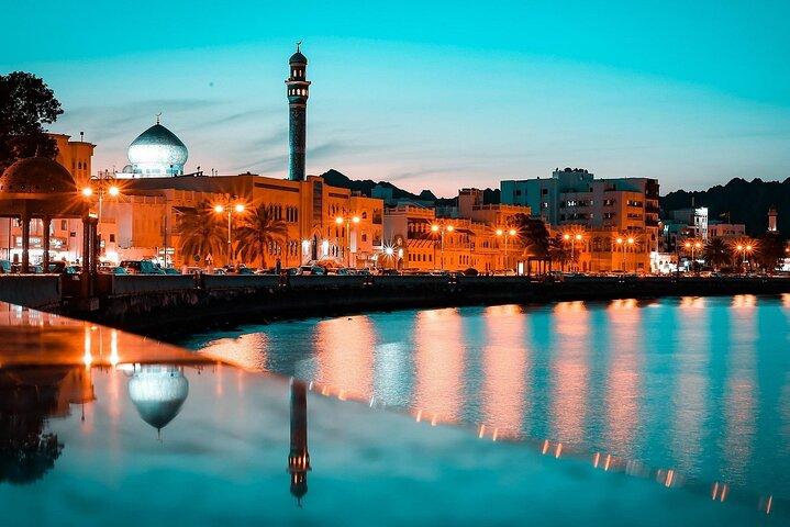 Avondwandeling rond Muscat met de auto