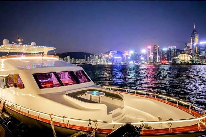 STARLIGHT: Victoria Harbour Night Yacht Tour