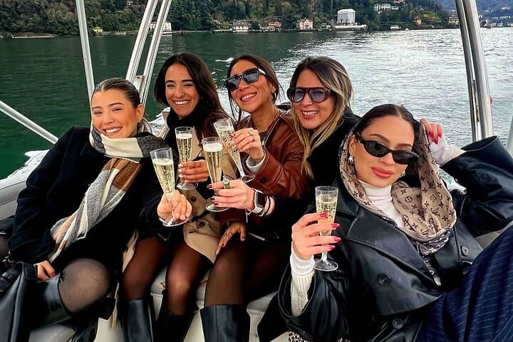 Lake Como Shared Boat Tour and Aperitif with Prosecco