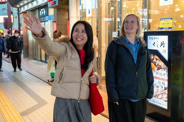 Sapporo Local Food Tour Essen wie ein Einheimischer im Abendglühen