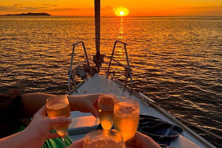 イビサ島でのセーリングツアーと夕日鑑賞(6名様)