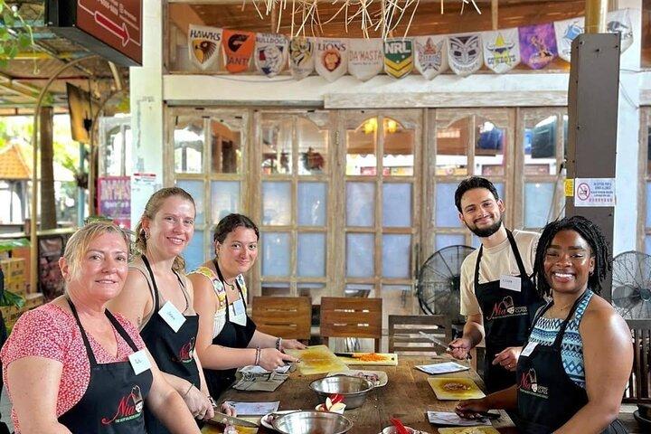 Seminyak Balinese Culinary Class & Visita ao Mercado com Recolha Grátis