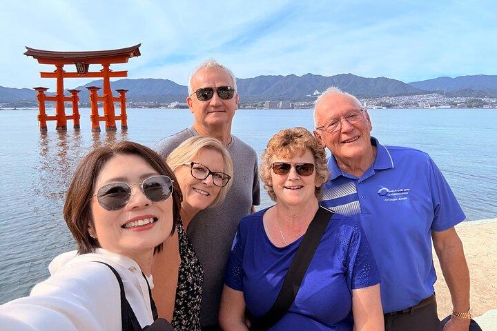 Hiroshima & Miyajima Walking Tour With Local Guide(Group)