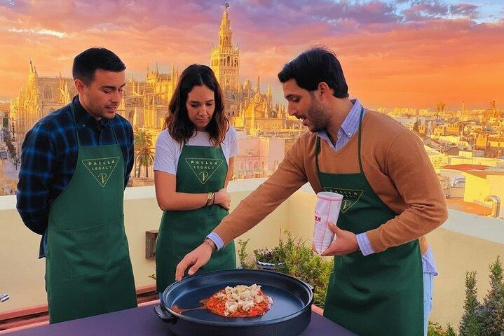 Sevilla : Paellaklas op het dak van een kleine groep met Sangria Pairing