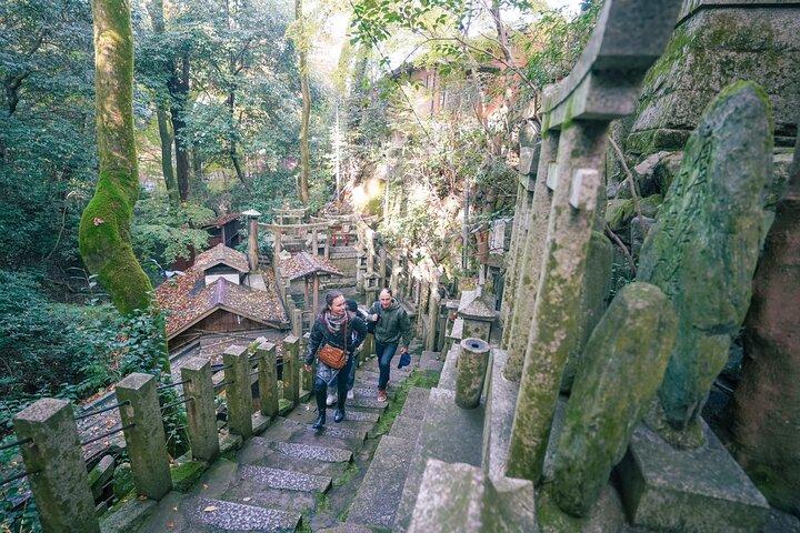 Fushimi Inari versteckter Wasserfall Heiliges Takigyo Ritualerlebnis