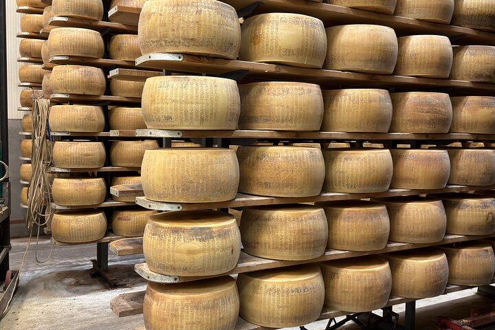Parmigiano Reggiano en Prosciutto Proeverij in Emilia Romagna