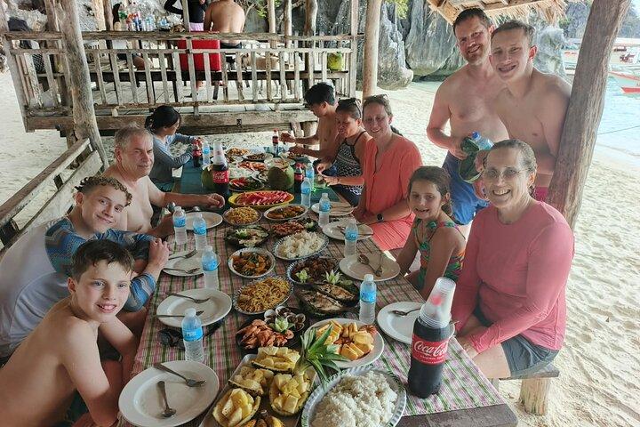 Coron Ultimate Tour: 7 Reiseziele mit Mittagessen und Transfer