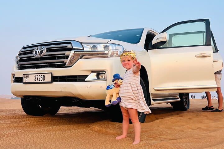 Desert Safari Dubai With Live Shows and BBQ Buffet Dinner