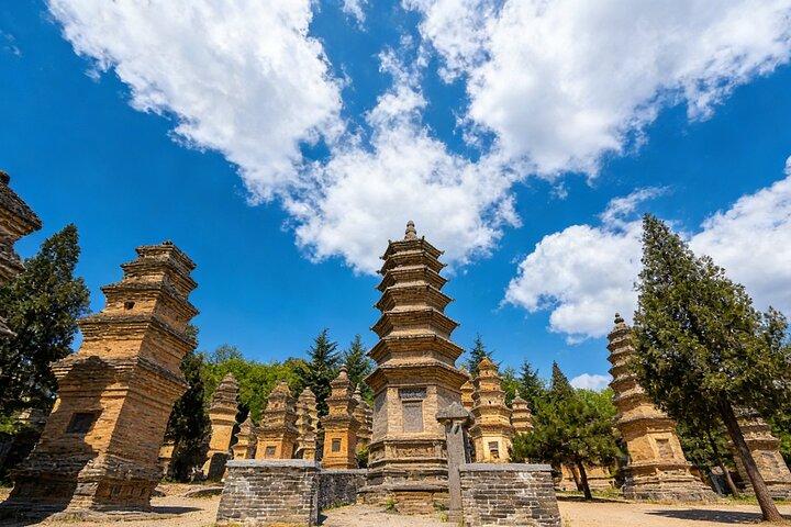 成都からのカンフーショーによる少林寺へのプライベートデイツアー