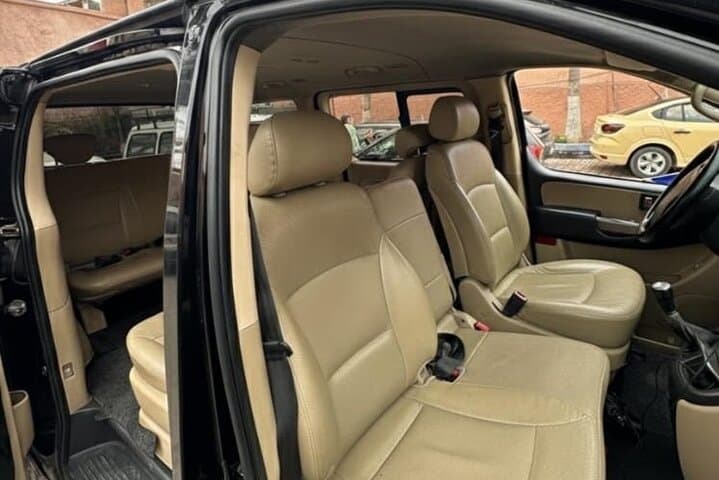 Private Marrakech Airport Transfer VIP Minivan H1