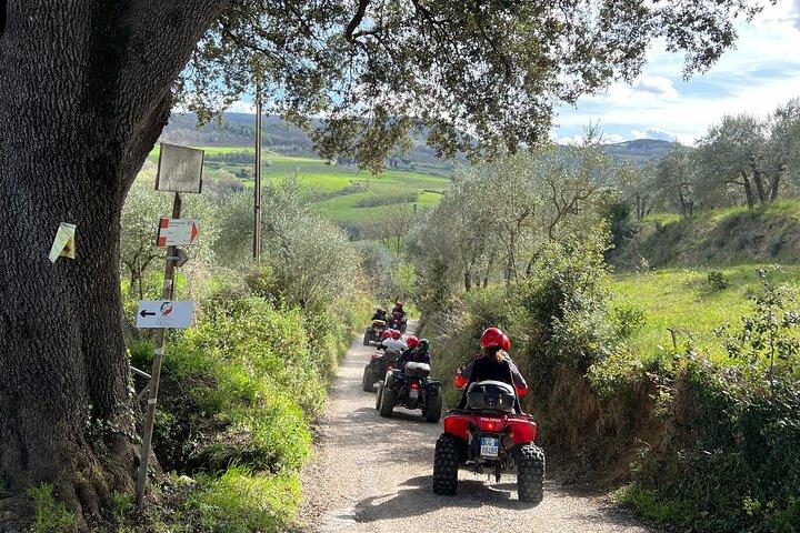 Montepulciano Sentieri del Nobile Tour in Quad 1 Ora con Pranzo
