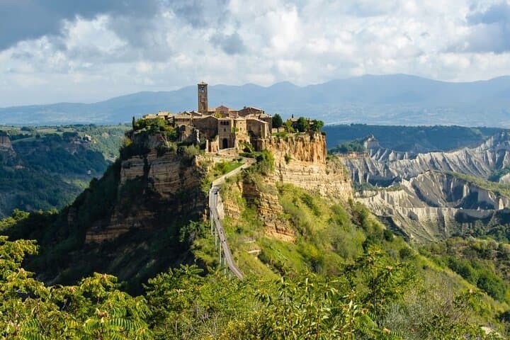 Rome: Tuscany Day Trip with Vineyard Lunch and Wine Tasting