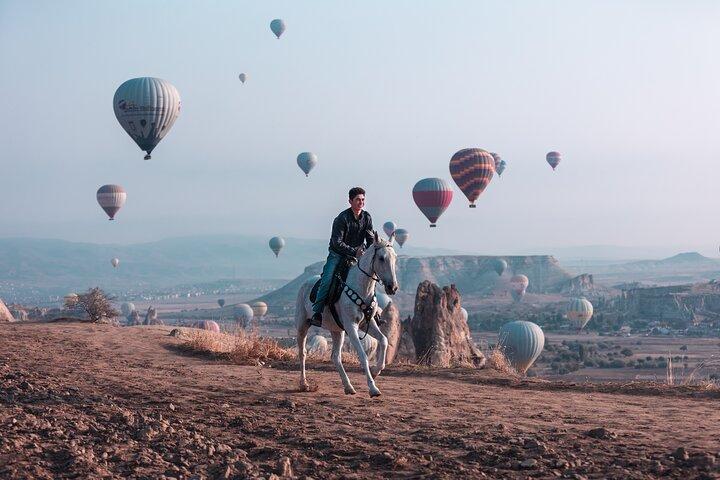 Visite à cheval des cheminées de fées de Cappadoce