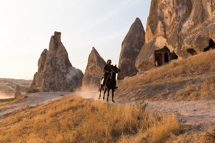 Visite à cheval des cheminées de fées de Cappadoce