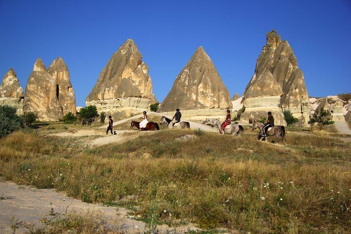 Visite à cheval des cheminées de fées de Cappadoce