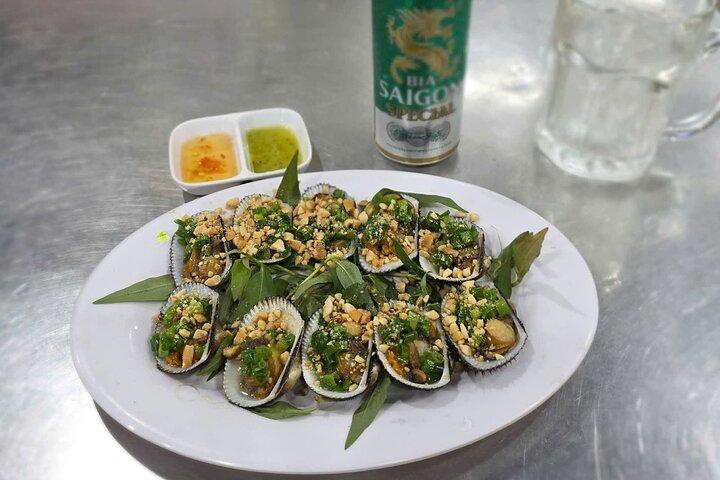 Mangia dove mangia Saigon: tour in moto del cibo di strada locale