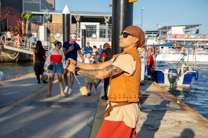 Yo Ho Pirate Sunset Dinner Cruise a Cabo San Lucas