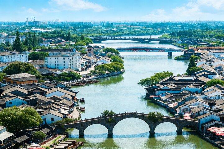 Excursion privée d'une journée à la ville d'eau de Zhujiajiao et à la ville de Shanghai