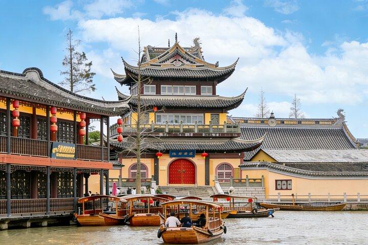Excursion privée d'une journée à la ville d'eau de Zhujiajiao et à la ville de Shanghai
