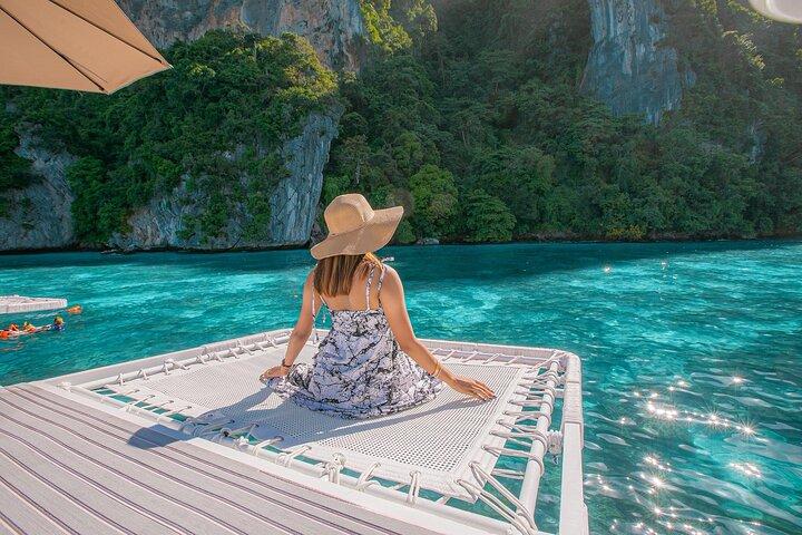 Lazy afslappende Phi Phi og Maiton Island katamaran fra Khao Lak