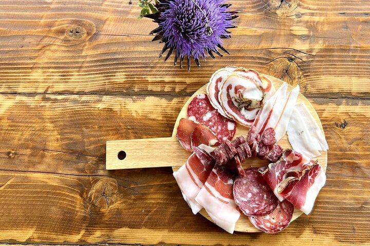 Visita della Fattoria dei maiali a Montepulciano con Pranzo