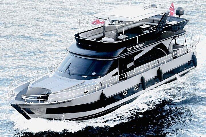 Istanbul Sunset Cruise by the Luxury Yacht